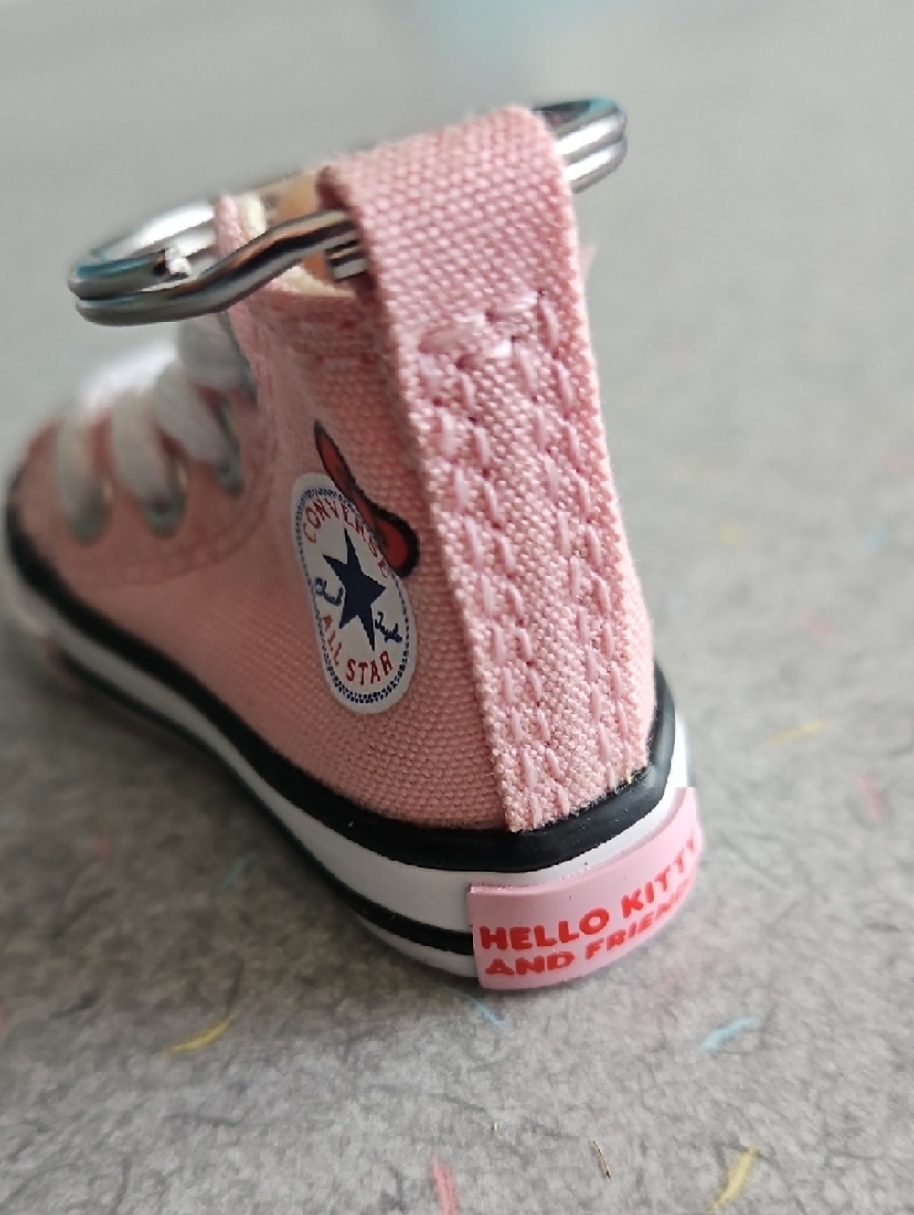 Converse My Melody Keyring - Picture 5 of 13